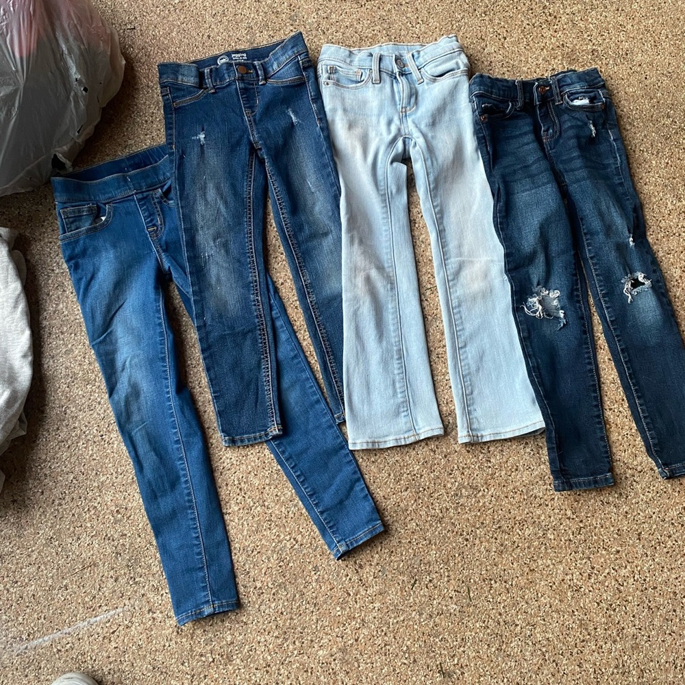 4paiirs of sz6 lil girl jeans